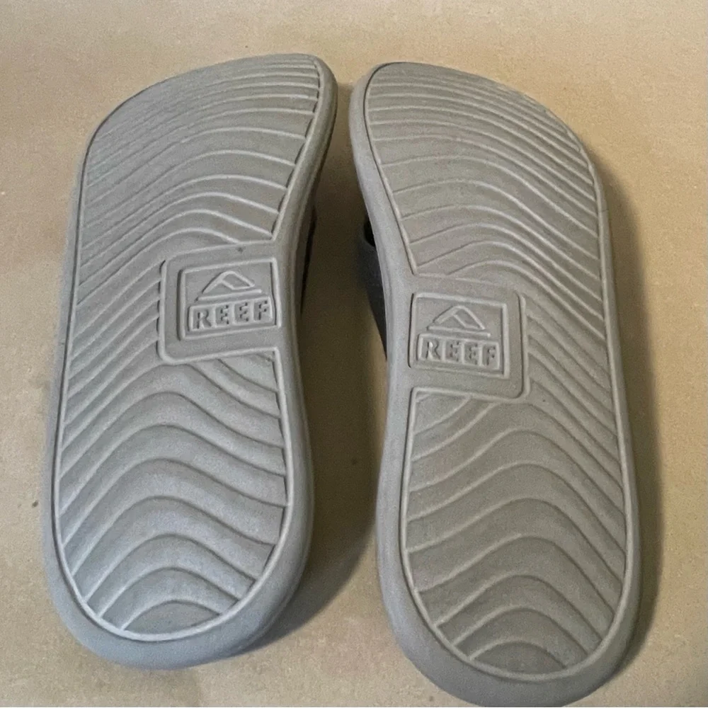 Reef Gray Flip-Flop Sandals with Contoured Footbed - Picture 6 of 7